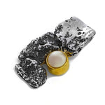Anhänger aus vergoldetem, oxidiertem Silber mit Perle