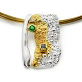 Vergoldeter Silberanhänger mit Diamant und Smaragd