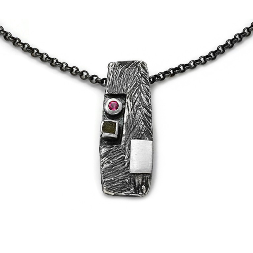 Anhänger aus oxidiertem Silber mit Diamant und rosa Turmalin