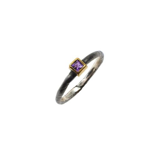 Ring aus oxydiertem Silber mit Amethyst