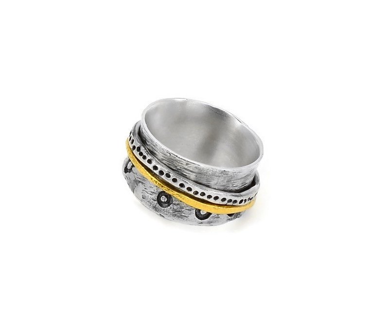 Ring aus oxidiertem Sterlingsilber und Gold