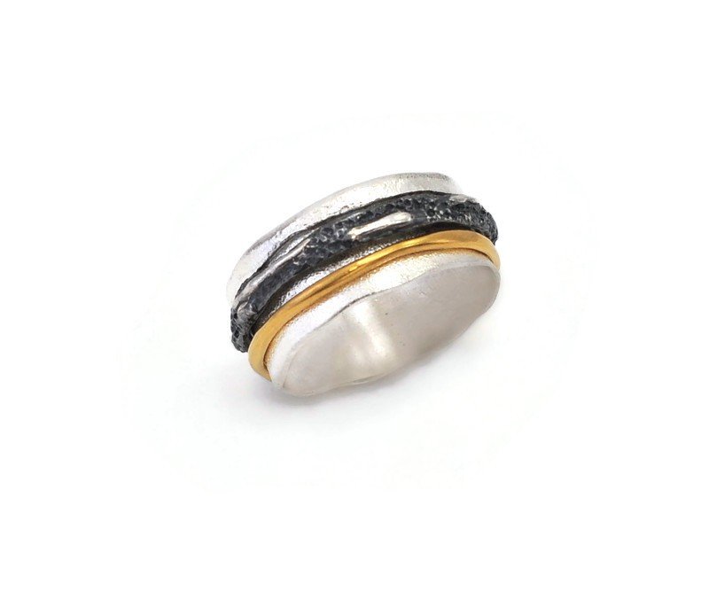 Ring aus vergoldetem, oxidiertem Silber