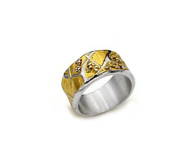 Ring aus Gold und Silber