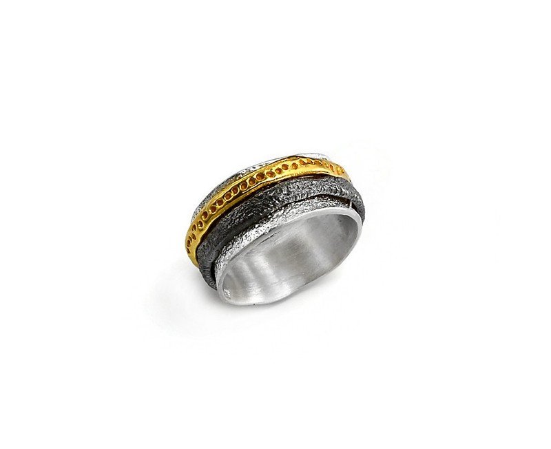 Ring aus vergoldetem, oxidiertem Silber