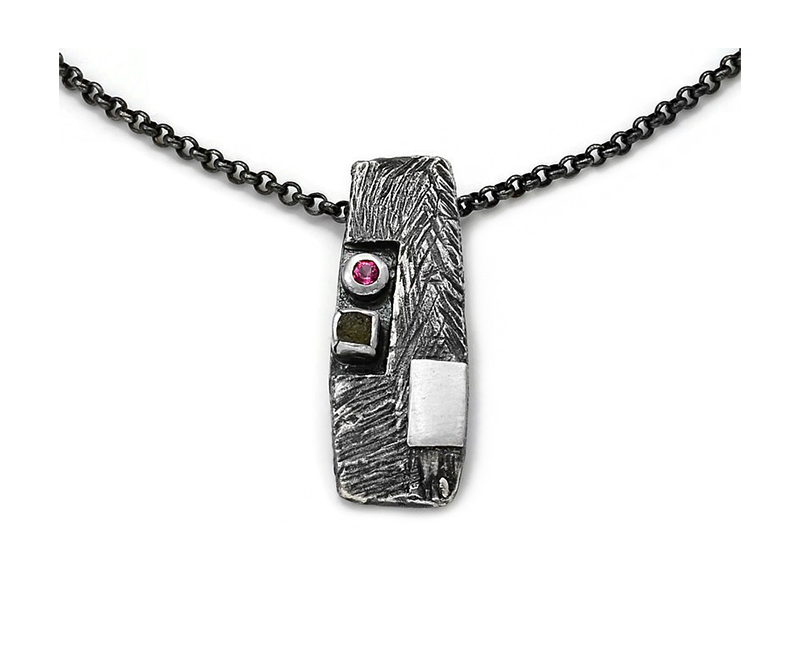 Anhänger aus oxidiertem Silber mit Diamant und rosa Turmalin