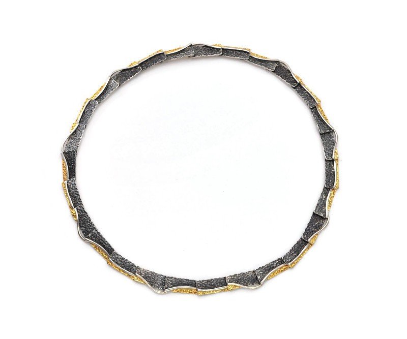 Vergoldete Halskette aus oxidiertem Silber