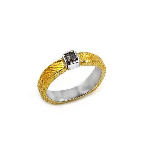 Vergoldeter Ring mit Diamant