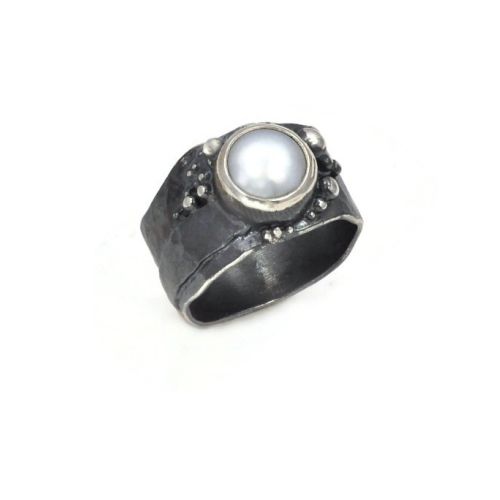 Oxidierter Silberring mit Perle