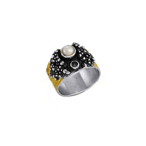 Ring aus vergoldetem, oxidiertem Silber mit Perle und schwarzem Diamanten