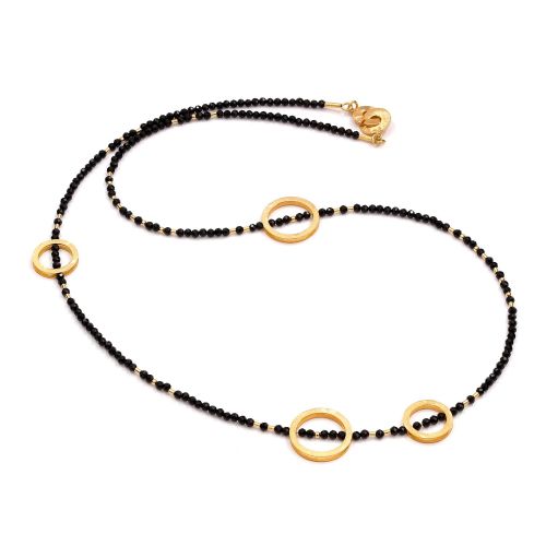 Halskette mit Silberkreisen kombiniert mit Onyx